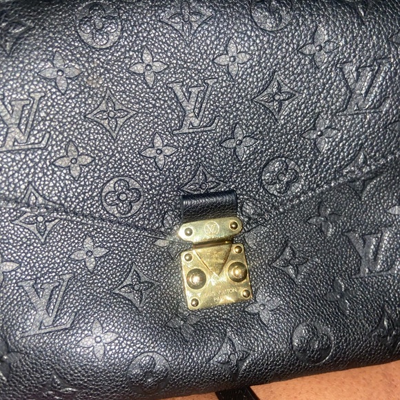 Authentic - Picture 8 of 9